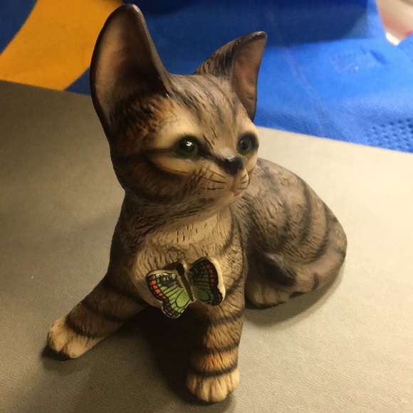 Harvey Knox Kingdom porcelain cat - Picture 4 of 7